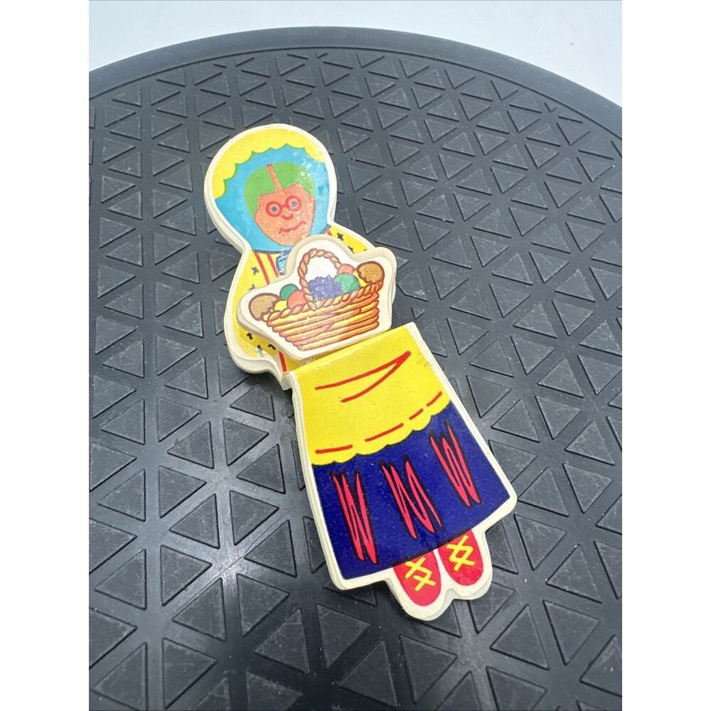Arjon Country Kitchen Fridge Sitter Magnet Woman Basket Of Fruit